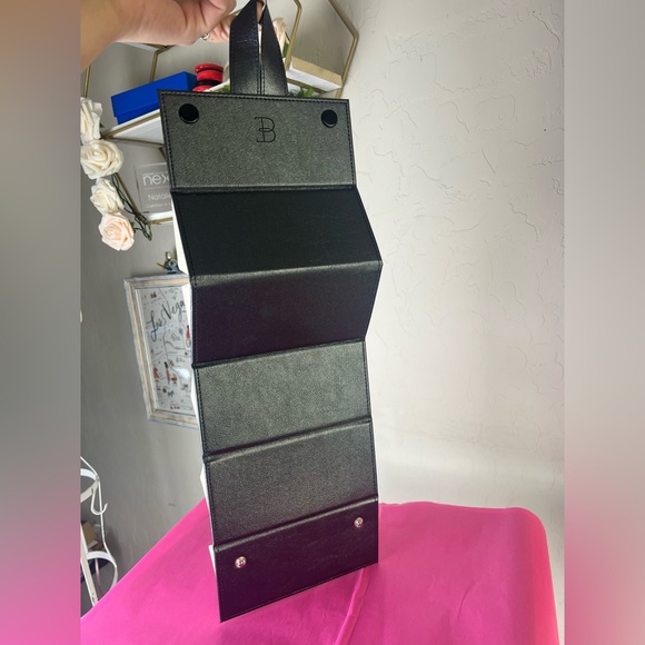 BOSHKU TAN SUNGLASSES ORGANIZING CASE NWOT vegan leather w/ suede Holds 5 pairs - Picture 5 of 8